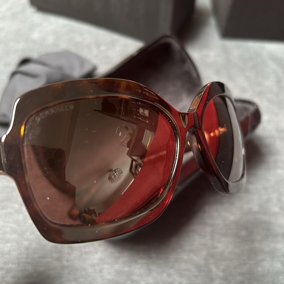 Chanel sunglasses with faux peal - Picture 6 of 12